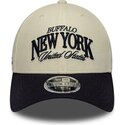 cappello-curvo-beige-cinghia-regolabile-9forty-m-crown-wordmark-dei-buffalo-new-york-di-new-era