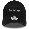 cappello-curvo-nero-cinghia-regolabile-9twenty-slogan-overthinking-di-new-era