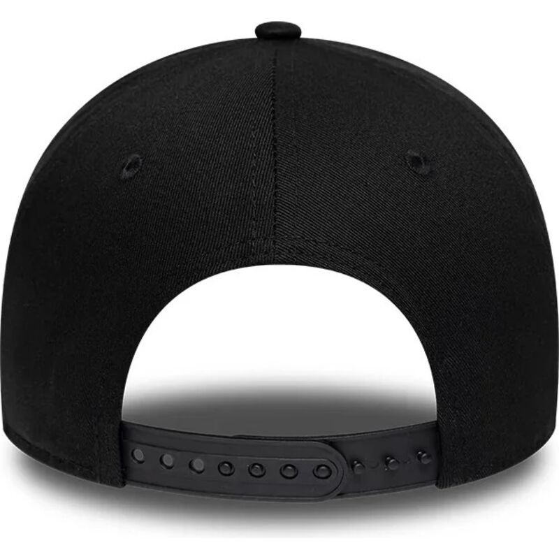 cappello-curvo-nero-snapback-9forty-e-frame-rubber-dei-new-york-di-new-era
