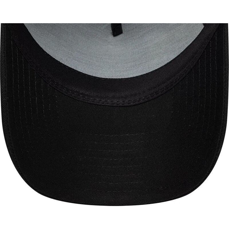 cappello-curvo-nero-snapback-9forty-e-frame-rubber-dei-new-york-di-new-era