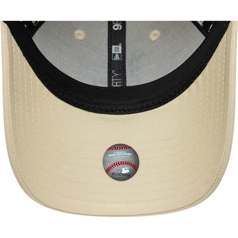 cappello-curvo-beige-cinghia-regolabile-9forty-infill-dei-los-angeles-dodgers-mlb-di-new-era cappello-curvo-beige-cinghia-regolabile-9forty-infill-dei-los-angeles-dodgers-mlb-di-new-era