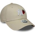 cappello-curvo-beige-cinghia-regolabile-9forty-fruit-icon-strawberry-dei-new-york-yankees-mlb-di-new-era