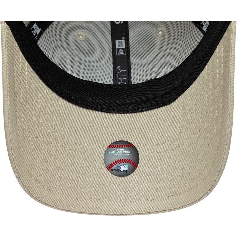 cappello-curvo-beige-cinghia-regolabile-9forty-fruit-icon-strawberry-dei-new-york-yankees-mlb-di-new-era