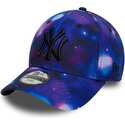 cappello-curvo-multicolore-snapback-per-bambino-9forty-all-over-print-space-dei-new-york-yankees-mlb-di-new-era