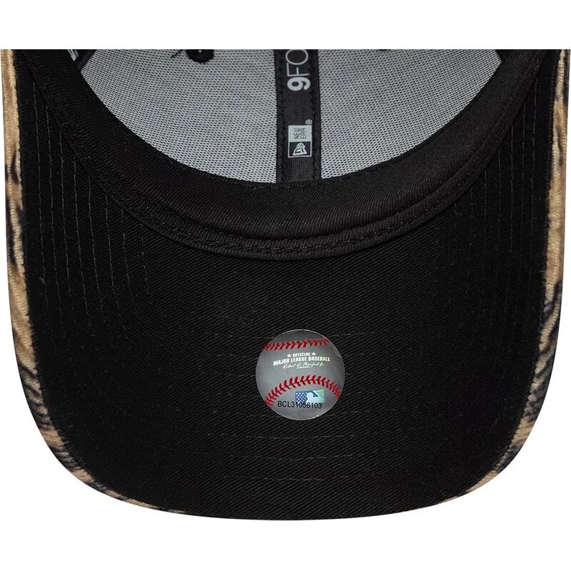 cappello-curvo-leopardato-cinghia-regolabile-9forty-ocelot-print-dei-new-york-yankees-mlb-di-new-era