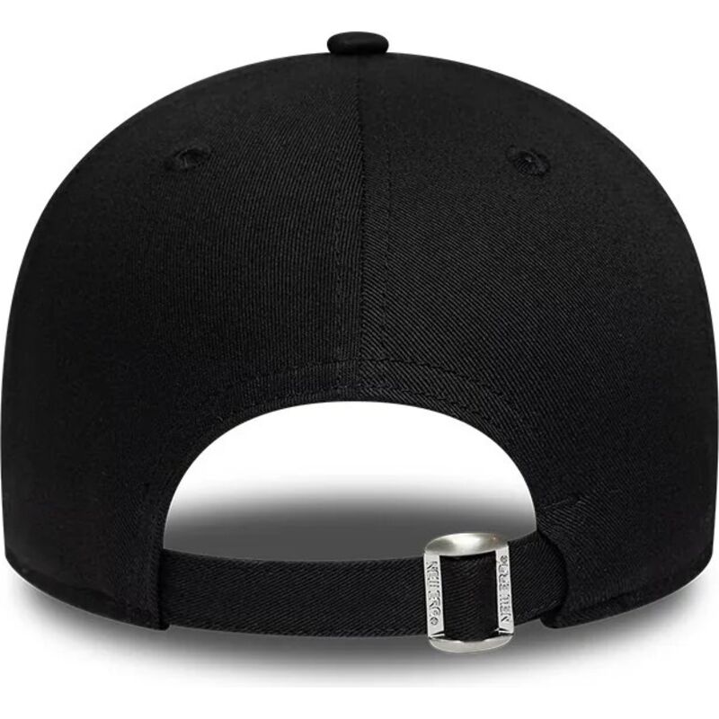cappello-curvo-nero-cinghia-regolabile-9forty-gem-patch-distress-alone-di-new-era cappello-curvo-nero-cinghia-regolabile-9forty-gem-patch-distress-alone-di-new-era