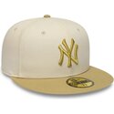 cappello-piatto-beige-aderente-59fifty-league-essential-dei-new-york-yankees-mlb-di-new-era