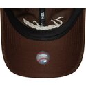 cappello-curvo-marrone-cinghia-regolabile-9twenty-cord-script-dei-new-york-yankees-mlb-di-new-era