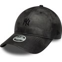 cappello-curvo-nero-cinghia-regolabile-9twenty-washed-pu-dei-new-york-yankees-mlb-di-new-era