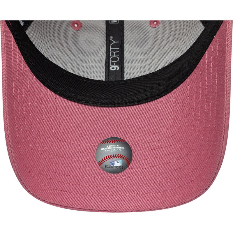 cappello-curvo-rosa-cinghia-regolabile-9forty-league-essential-cas-dei-new-york-yankees-mlb-di-new-era