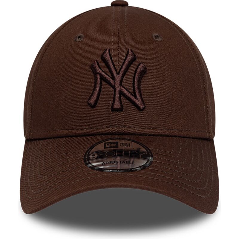 cappello-curvo-marrone-cinghia-regolabile-9forty-league-essential-dei-new-york-yankees-mlb-di-new-era