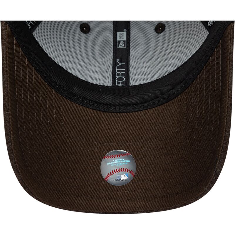 cappello-curvo-marrone-snapback-9forty-winter-dei-new-york-yankees-mlb-di-new-era cappello-curvo-marrone-snapback-9forty-winter-dei-new-york-yankees-mlb-di-new-era