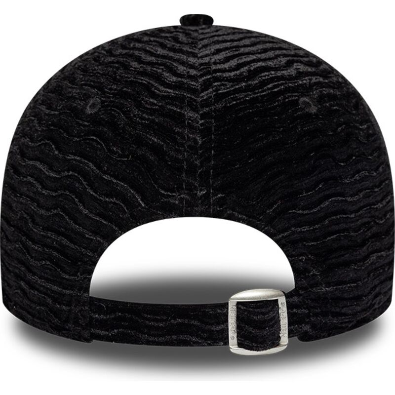 cappello-curvo-nero-cinghia-regolabile-9forty-velour-dei-new-york-yankees-mlb-di-new-era cappello-curvo-nero-cinghia-regolabile-9forty-velour-dei-new-york-yankees-mlb-di-new-era