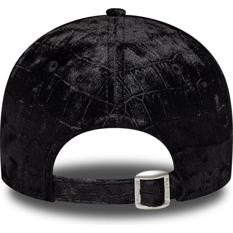 cappello-curvo-nero-cinghia-regolabile-9forty-pattern-velour-dei-new-york-yankees-mlb-di-new-era cappello-curvo-nero-cinghia-regolabile-9forty-pattern-velour-dei-new-york-yankees-mlb-di-new-era