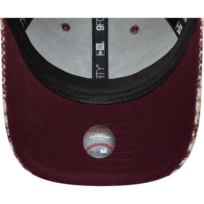 cappello-curvo-rosso-cinghia-regolabile-9forty-m-crown-houndstooth-dei-new-york-yankees-mlb-di-new-era