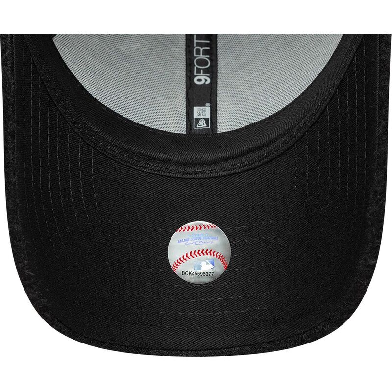 cappello-curvo-nero-snapback-9forty-winter-borg-dei-new-york-yankees-mlb-di-new-era