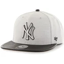 cappelli-piatta-grigio-snapback-lisa-lateral-dei-new-york-yankees-mlb-di-47-brand