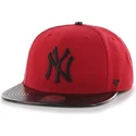 cappelli-piatta-rosso-snapback-brillante-dei-new-york-yankees-mlb-di-47-brand