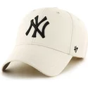 cappellino-visiera-curva-crema-tinta-unita-di-mlb-new-york-yankees-di-47-brand
