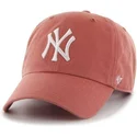 cappellino-visiera-curva-rossa-con-logo-frontale-grande-di-mlb-new-york-yankees-di-47-brand