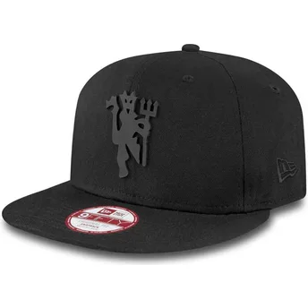 cappelli-piatta-nero-snapback-9fifty-black-on-black-dei-manchester-united-football-club-premier-league-di-new-era