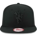 cappelli-piatta-nero-snapback-9fifty-black-on-black-dei-manchester-united-football-club-premier-league-di-new-era